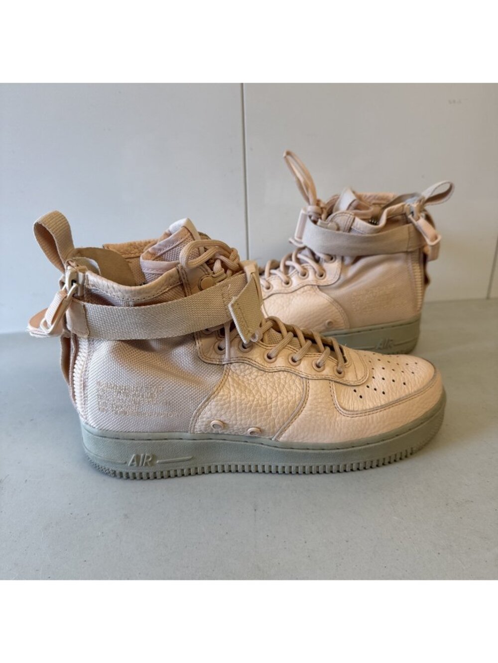 Size‎ 9.5 - Nike Air Force 1 SF Mid Orange Quartz W EUC AA3966-800 - Urban